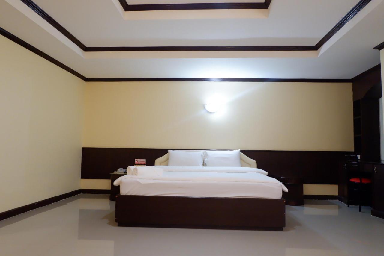 Lang Suan Auychai Grand Hotel מראה חיצוני תמונה